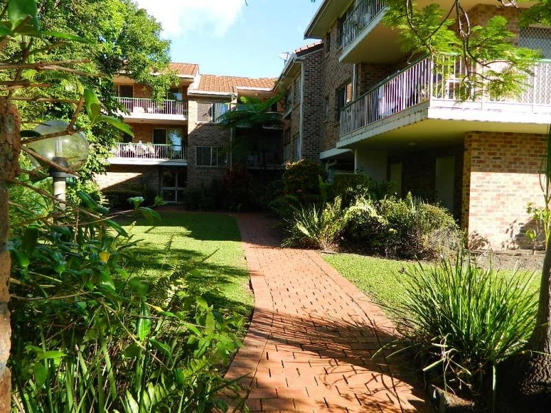 32 Merron St, Southport QLD 4215