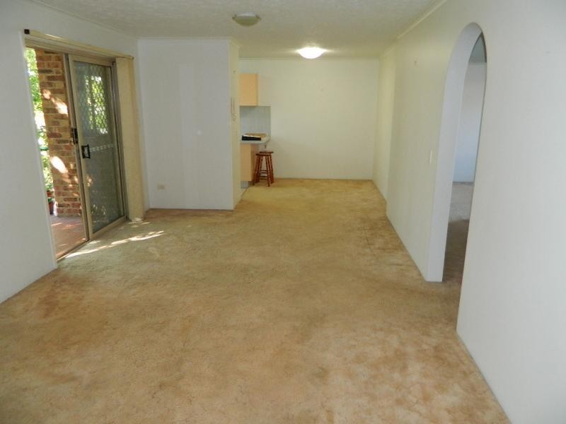 32 Merron St, Southport QLD 4215