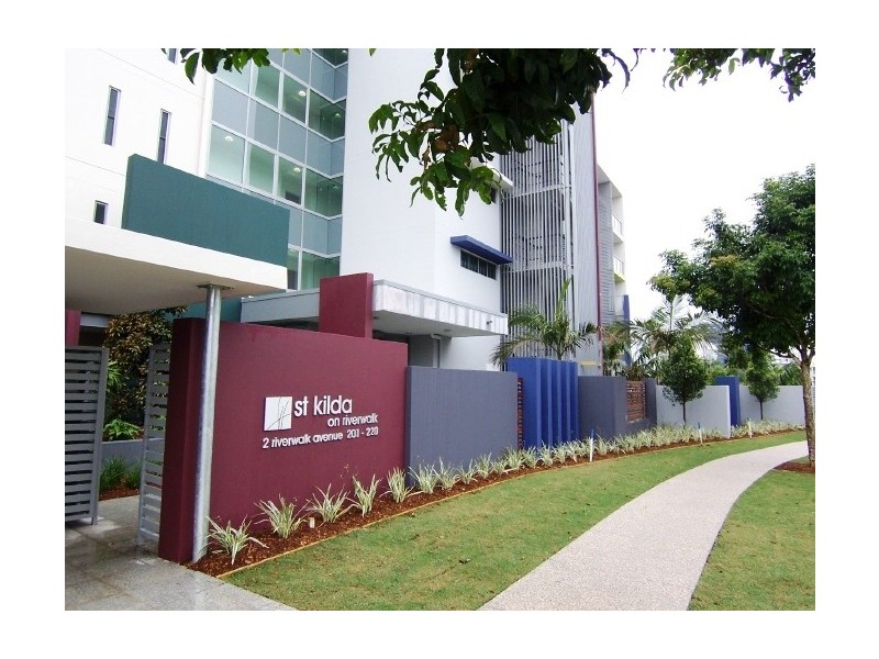 125/2 Riverwalk Ave, Robina QLD 4226