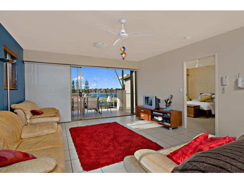 5/1 Grenada Way, Kawana Island QLD 4575