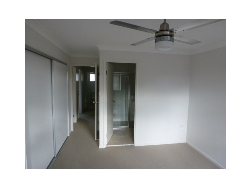 86 Carselgrove Ave, Fitzgibbon QLD 4018