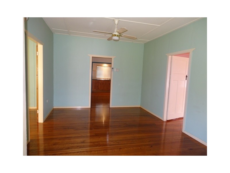 11 Hobbs Street, Scarborough QLD 4020