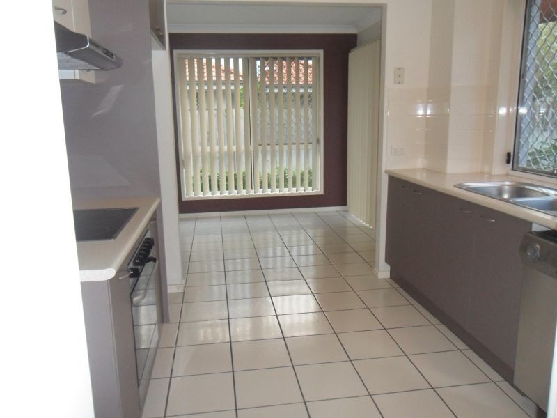 83 Dibar Street, Wynnum QLD 4178