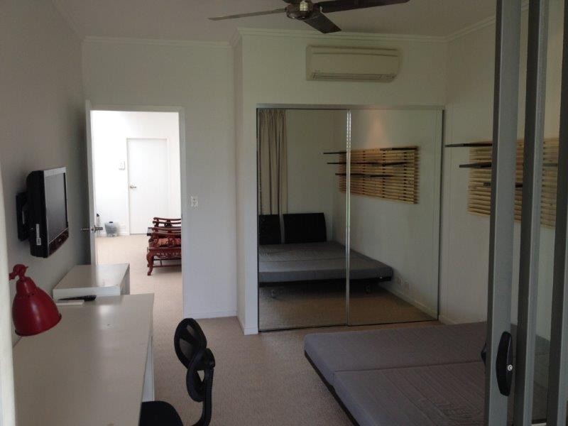 9 Moores Crescent, Varsity Lakes QLD 4227