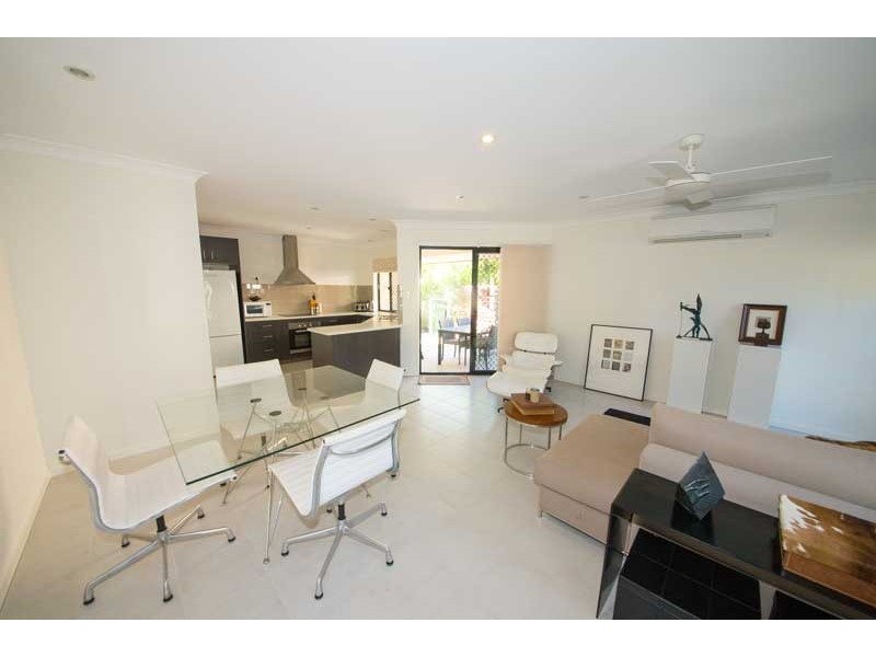 2/108 Elizabeth Avenue, Clontarf QLD 4019