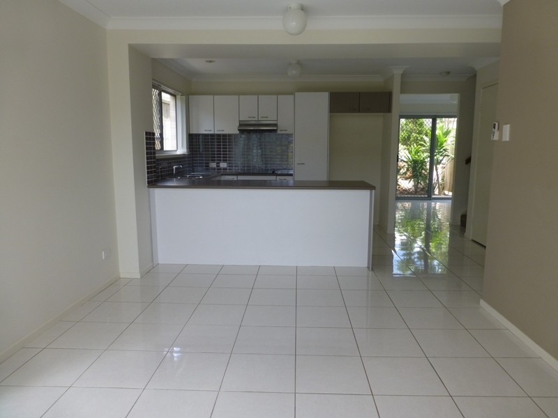 30 Carmarthen Circuit, Pacific Pines QLD 4211