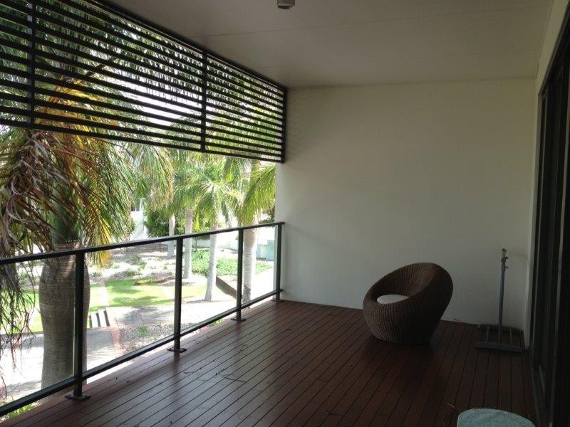 9 Moores Crescent, Varsity Lakes QLD 4227