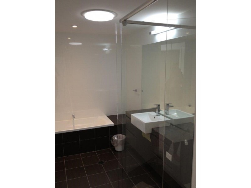 9 Moores Crescent, Varsity Lakes QLD 4227