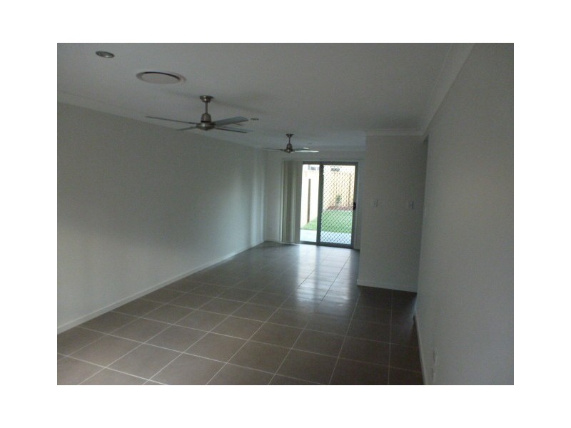 86 Carselgrove Ave, Fitzgibbon QLD 4018