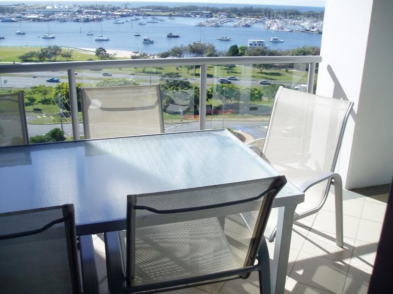 1/1 Como Crescent, Southport QLD 4215