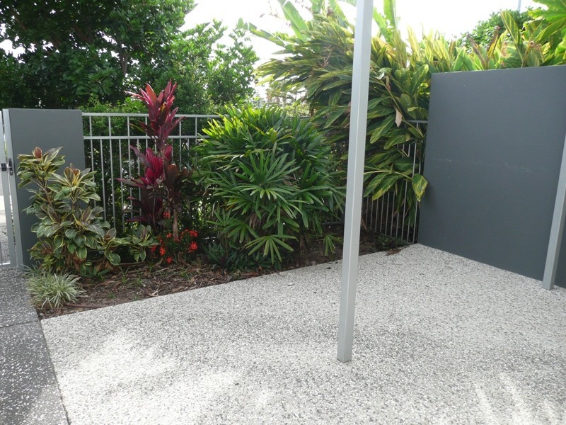 08/10 Grand Parade, Kawana Island QLD 4575