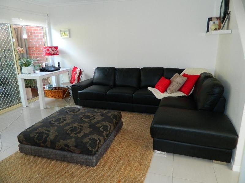 18 Tallebudgera Creek Rd,, Burleigh Heads QLD 4220