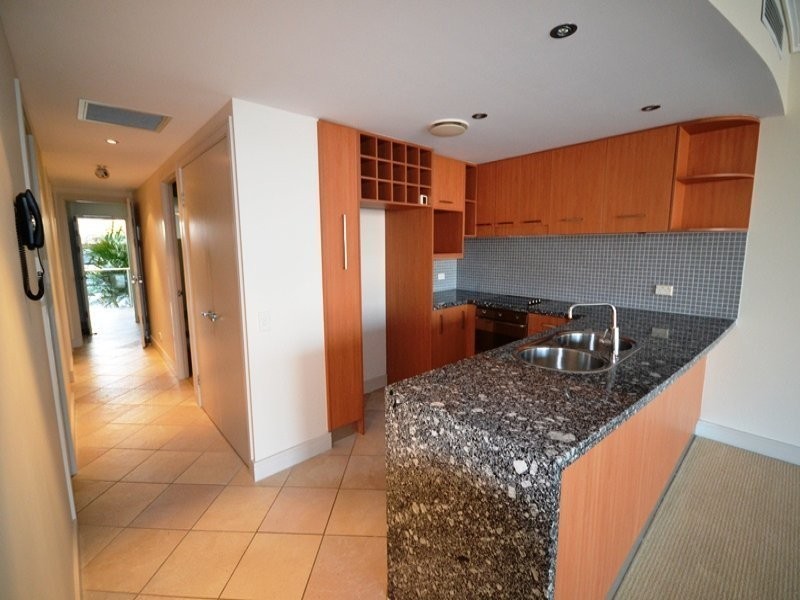 13 Nicklin Way, Minyama QLD 4575