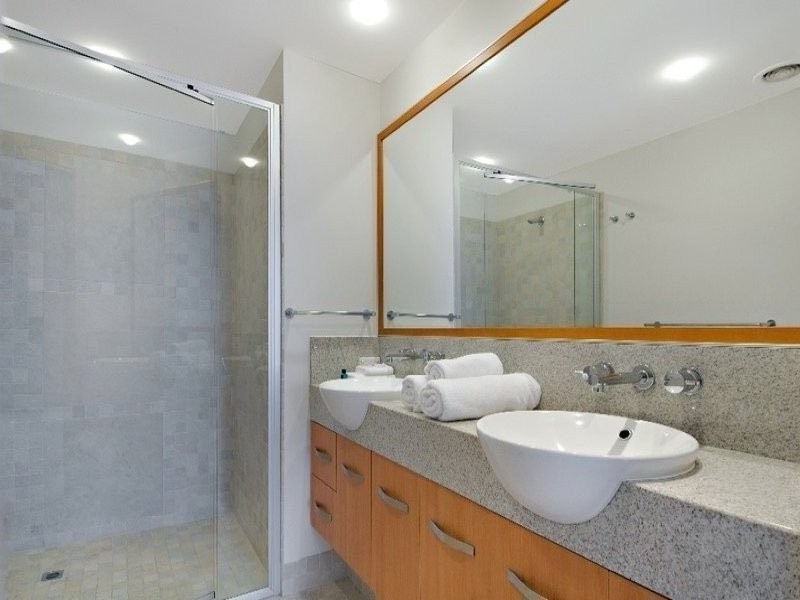 13 Nicklin Way, Minyama QLD 4575