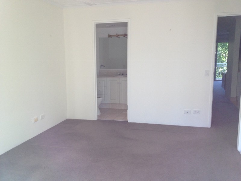 11/37 Mawarra Street, Chevron Island QLD 4217