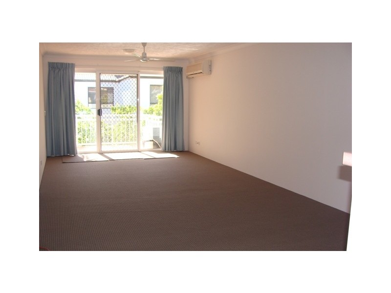 8/37 Mawarra Street, Chevron Island QLD 4217