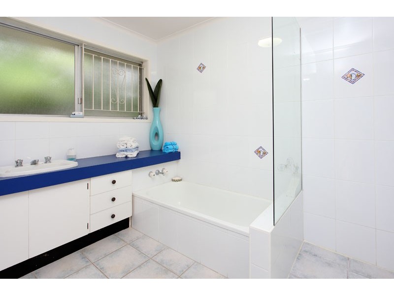 259 Chapel Hill Rd, Chapel Hill QLD 4069