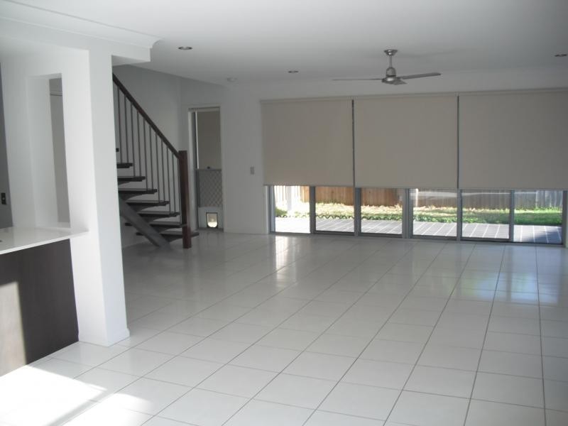 110 Tours Way, Burleigh Waters QLD 4220