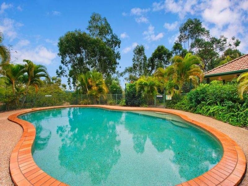 31 Simpsons Rd, Elanora QLD 4221