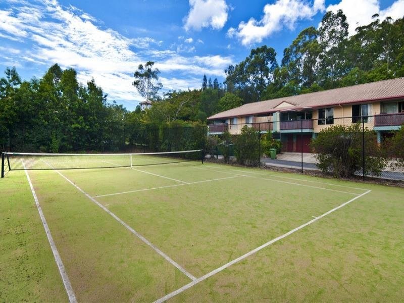 31 Simpsons Rd, Elanora QLD 4221