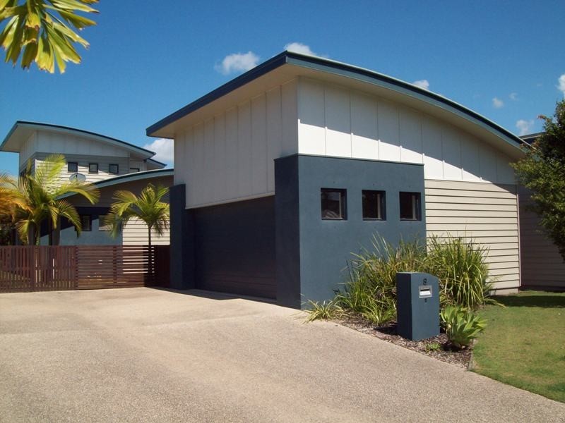 2/8 Stephanie Close, Mudjimba QLD 4564