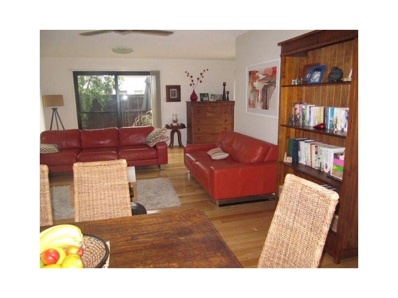 2/8 Stephanie Close, Mudjimba QLD 4564