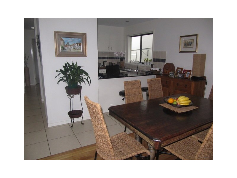 2/8 Stephanie Close, Mudjimba QLD 4564