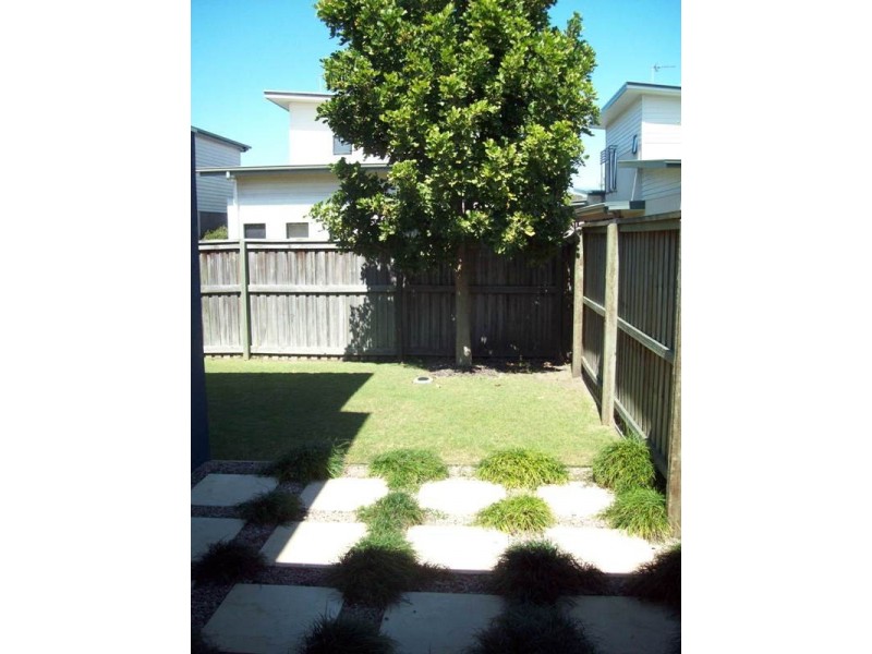 2/8 Stephanie Close, Mudjimba QLD 4564