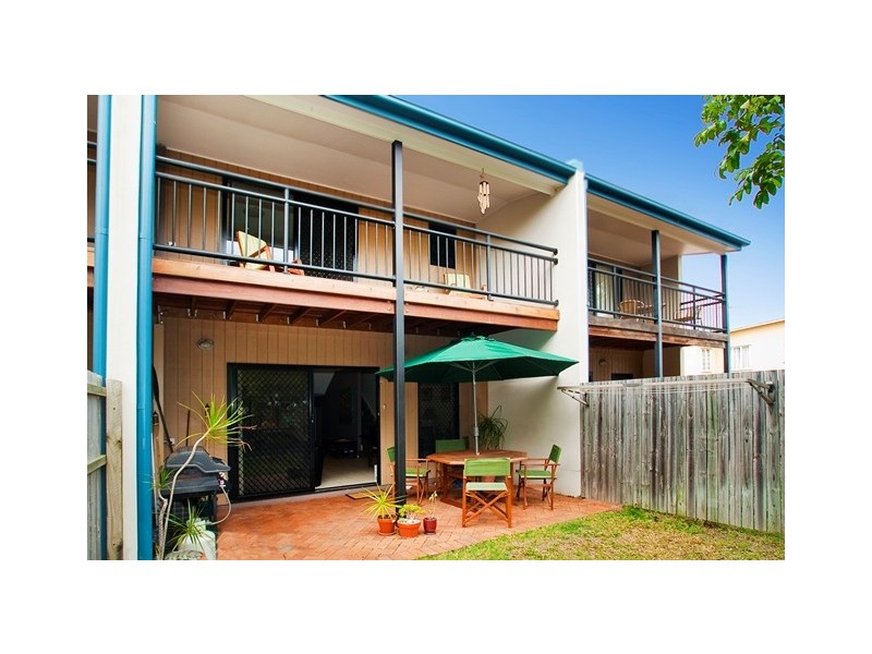 2/82-86 Mein Street, Scarborough QLD 4020