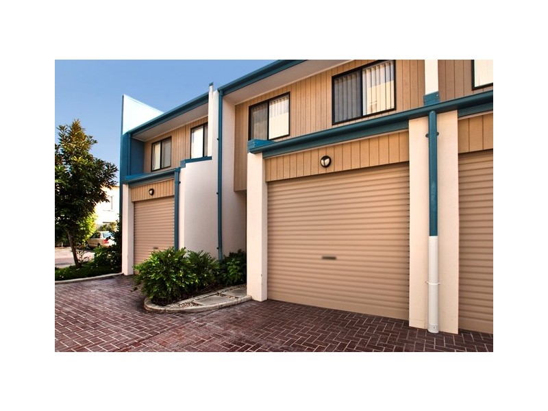2/82-86 Mein Street, Scarborough QLD 4020