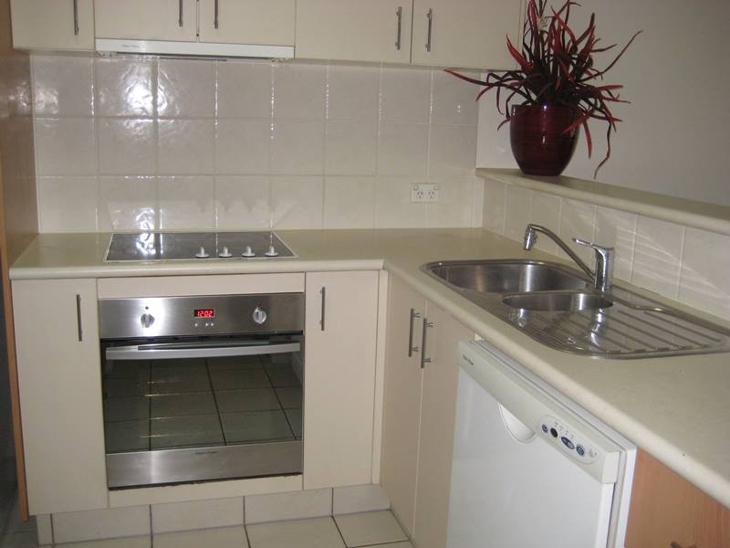 3026/2633 Gold Coast Highway, Broadbeach QLD 4218