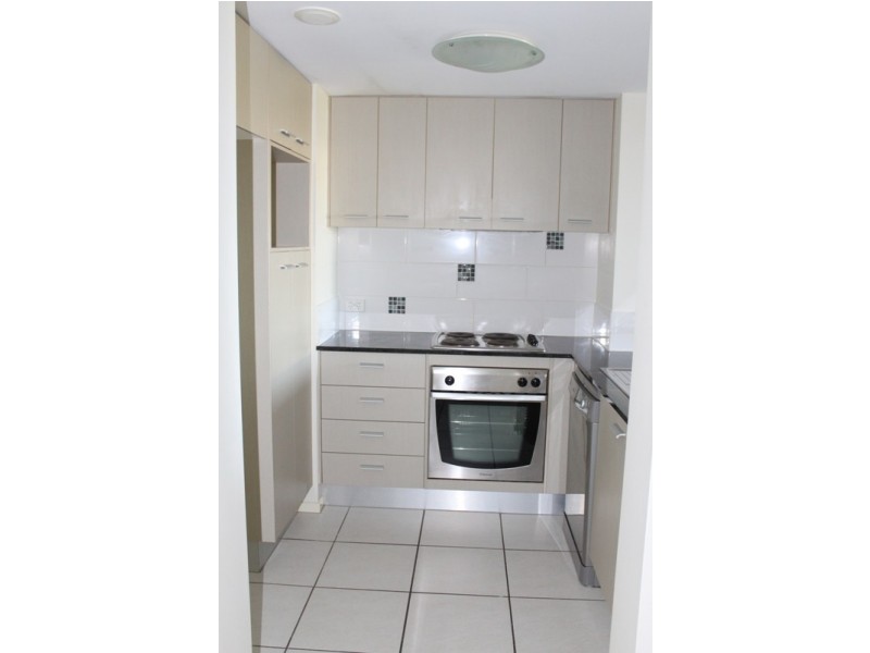 26/4 Grand Parade, Kawana Island QLD 4575