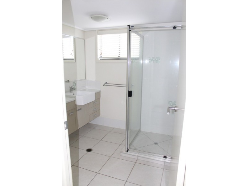 26/4 Grand Parade, Kawana Island QLD 4575