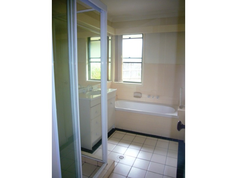 18 Batchworth Road, Ashmore QLD 4214