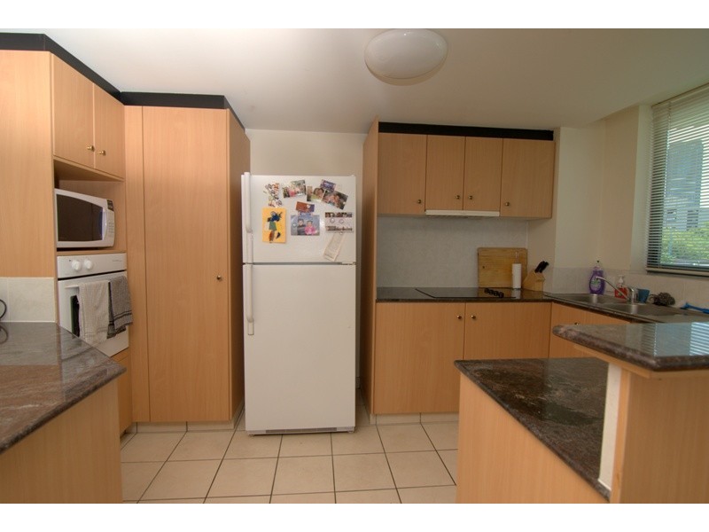 45 Deakin Street, Kangaroo Point QLD 4169