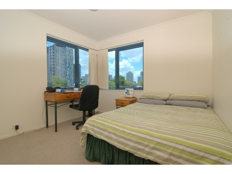 45 Deakin Street, Kangaroo Point QLD 4169