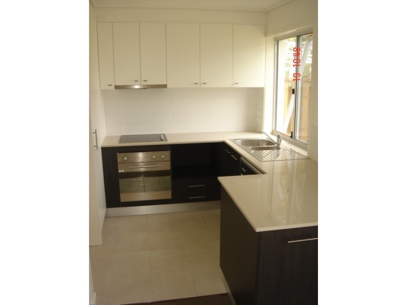 10/68 Pulgul Street, Urangan QLD 4655