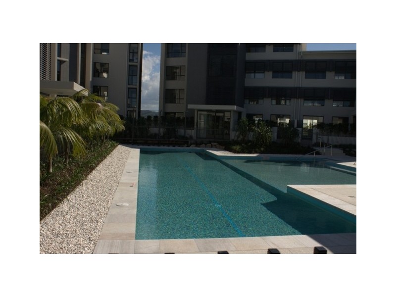 9 Moores Crescent, Varsity Lakes QLD 4227