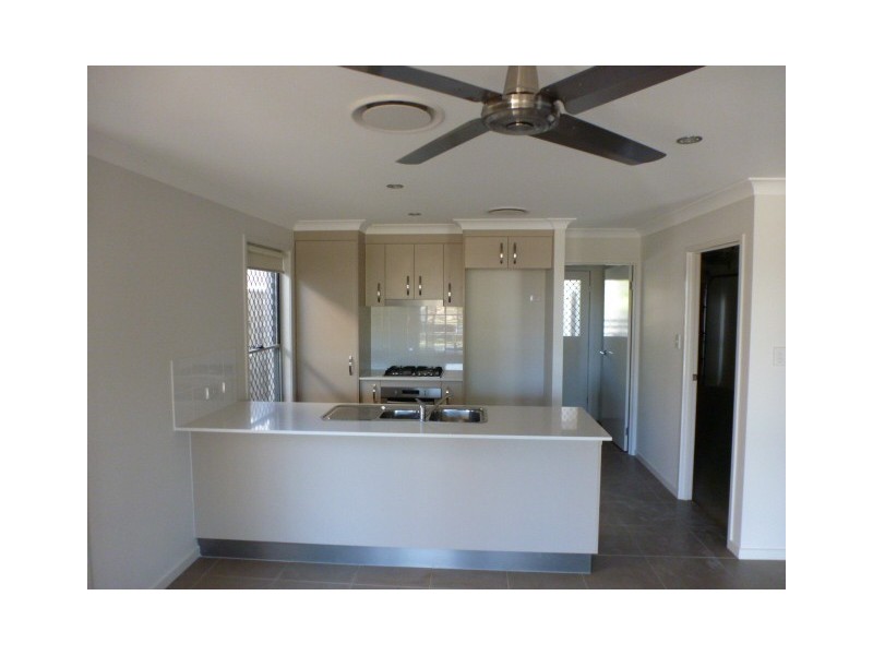 86 Carselgrove Ave, Fitzgibbon QLD 4018