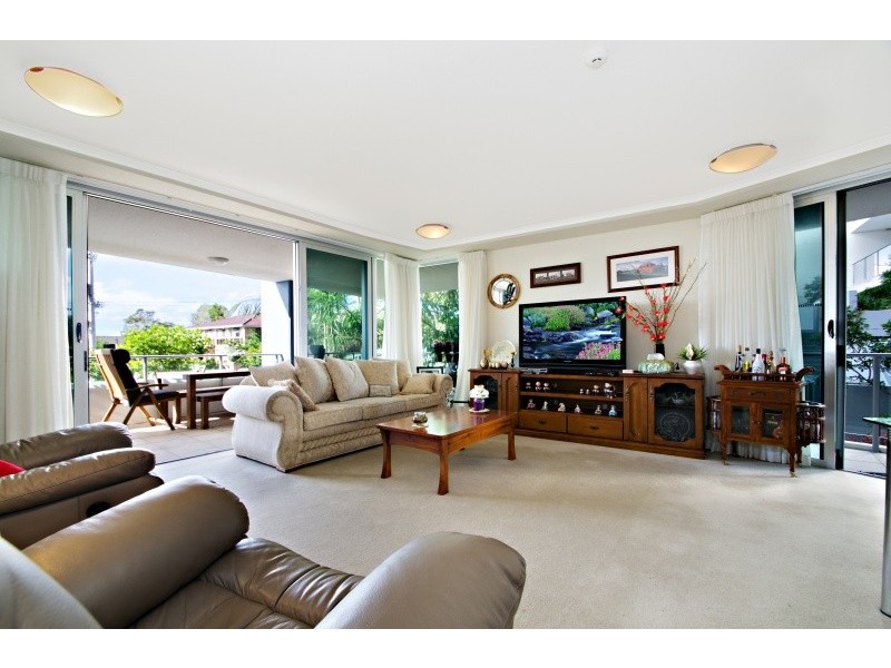 38-44 Queen St, Kings Beach QLD 4551