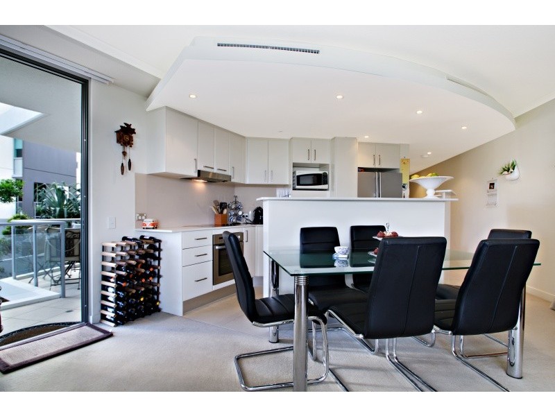 38-44 Queen St, Kings Beach QLD 4551