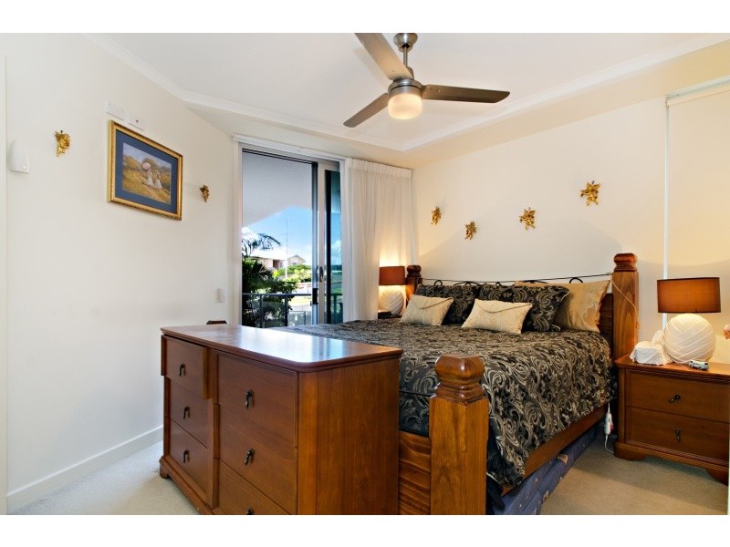 38-44 Queen St, Kings Beach QLD 4551