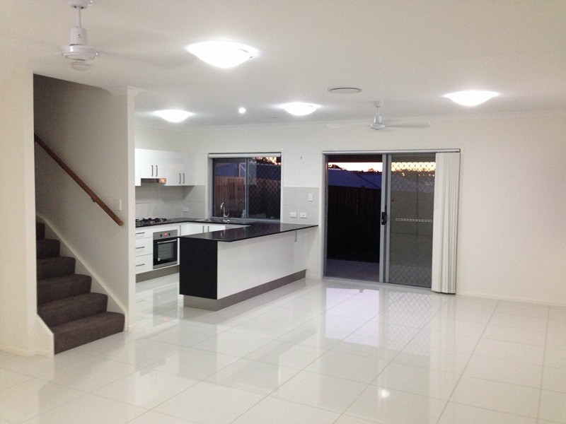 2 Photinia Cres, Mountain Creek QLD 4557