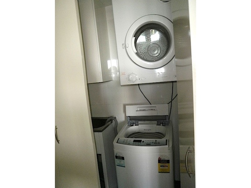 1 Como Crescent, Southport QLD 4215