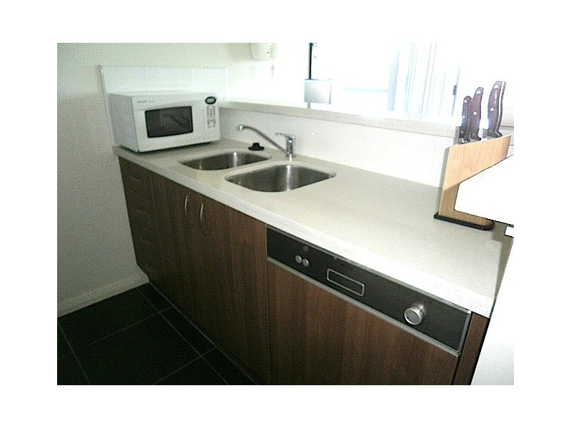 1 Como Crescent, Southport QLD 4215