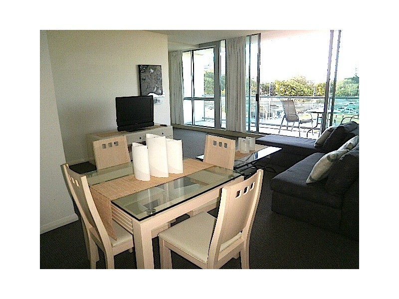 1 Como Crescent, Southport QLD 4215