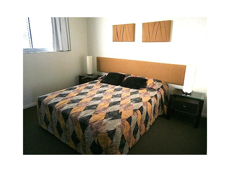 1 Como Crescent, Southport QLD 4215