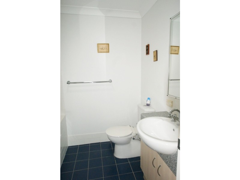 7 BOWDEN CRT, Nerang QLD 4211