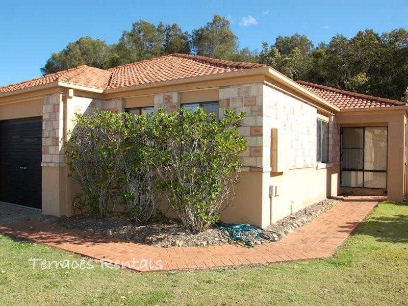 1A/24 Amsonia Court,, Arundel QLD 4214