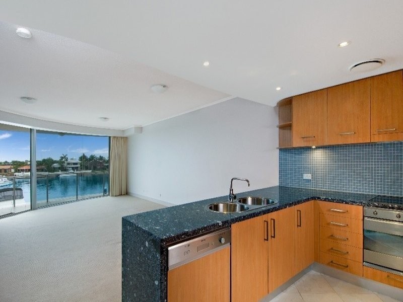 13 Nicklin Way, Minyama QLD 4575